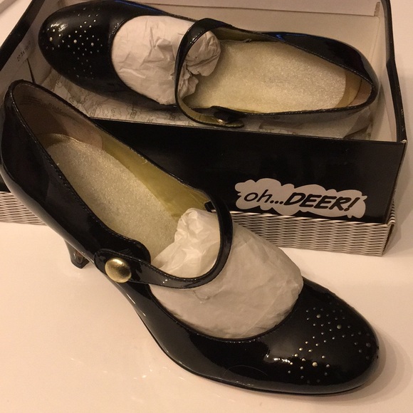 Oh Deer! Patent Leather Heels. - Picture 2 of 5